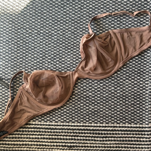 NWT SKIMS Stretch Satin Unlined Underwire Bra - Picture 3 of 7